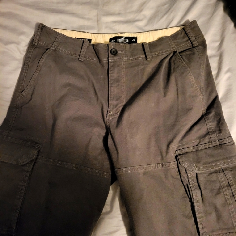 Hollister Cargo shorts size 36